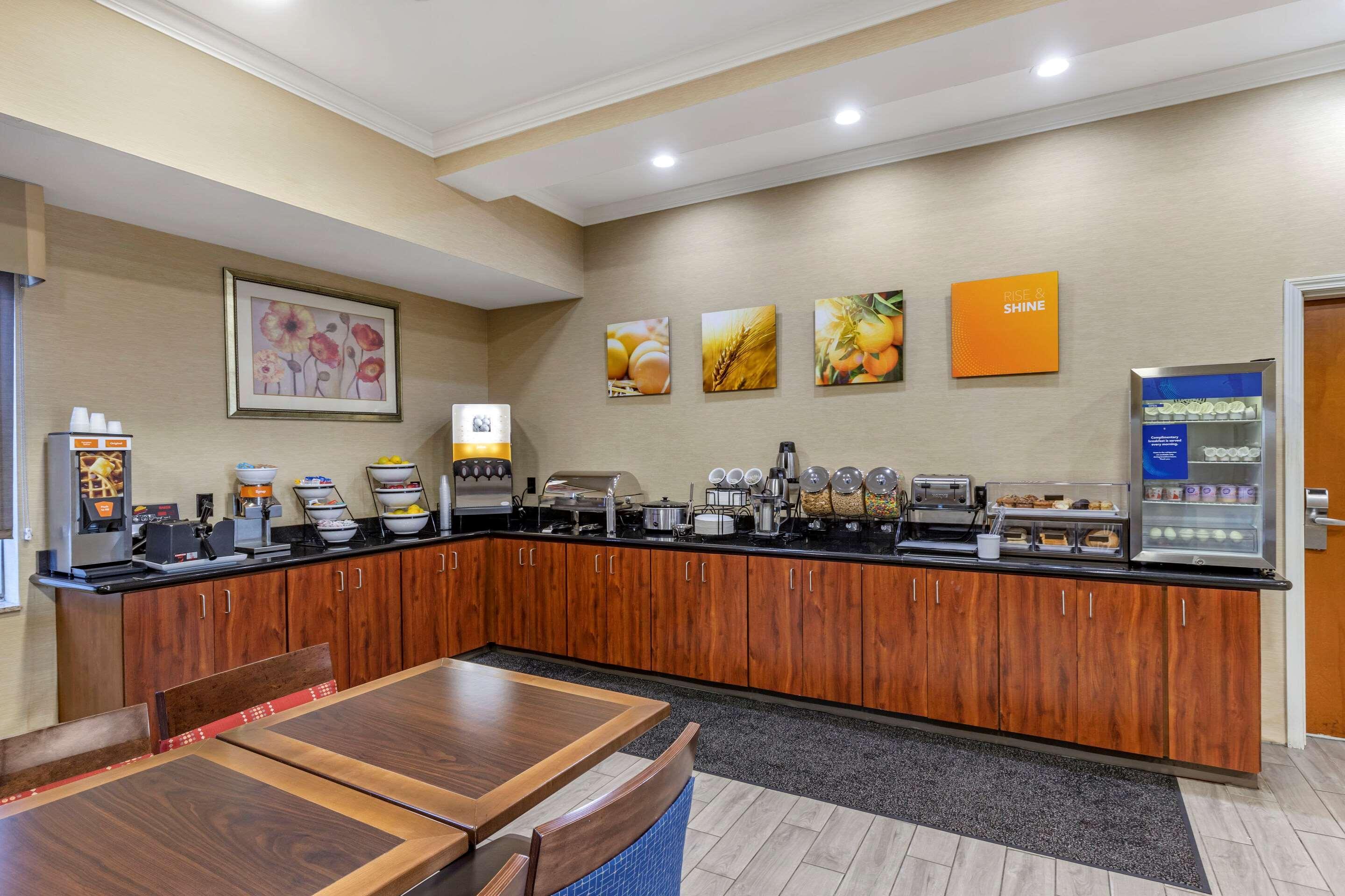 Comfort Inn & Suites Orangeburg Exterior foto